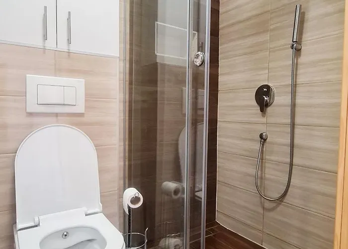 Sebilj - Free Garage Parking *